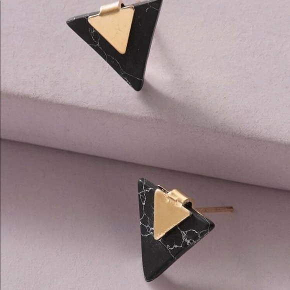 🌵🌵Double Triangle Marble & Gold Earrings - Picture 3 of 3